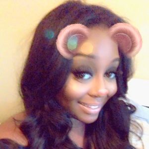 Meet your Posher, Alexus
